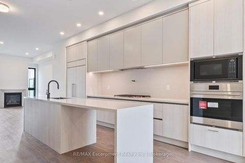 Photo 19 at 2 - 138 EAST Street, BR Bronte, Oakville
