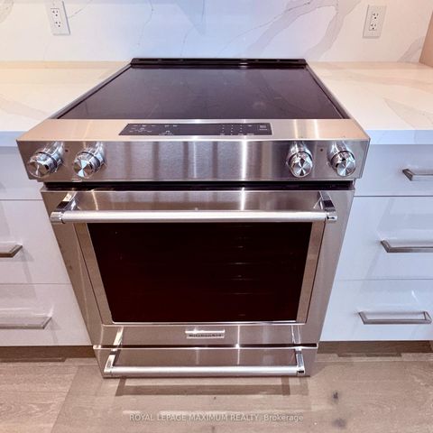 Photo 24 at PH 212 - 9000 Jane Street, Vellore Village, Vaughan