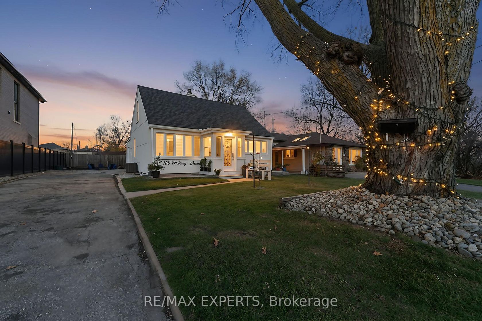 100 Wallasey Avenue, Pelmo Park W5, Toronto 