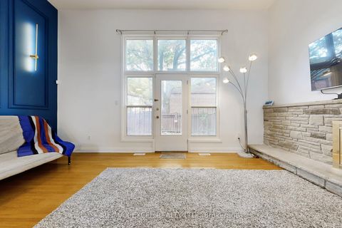 Photo 4 at 10 CROCKAMHILL Drive, Agincourt North, Toronto