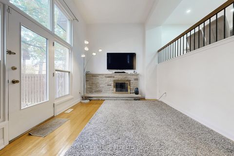 Photo 6 at 10 CROCKAMHILL Drive, Agincourt North, Toronto