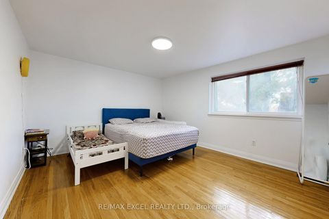Photo 21 at 10 CROCKAMHILL Drive, Agincourt North, Toronto