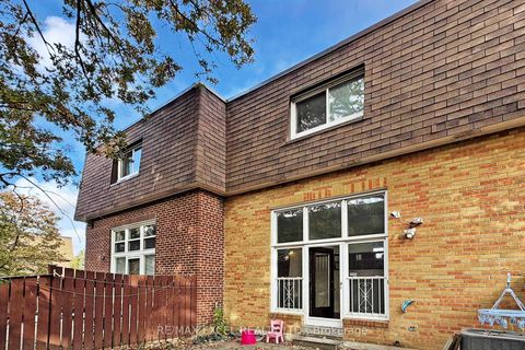 Photo 39 at 10 CROCKAMHILL Drive, Agincourt North, Toronto