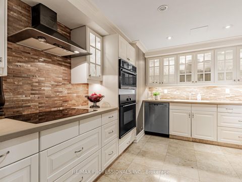 Photo 4 at G17 - 300 Mill Road, Markland Wood, Toronto