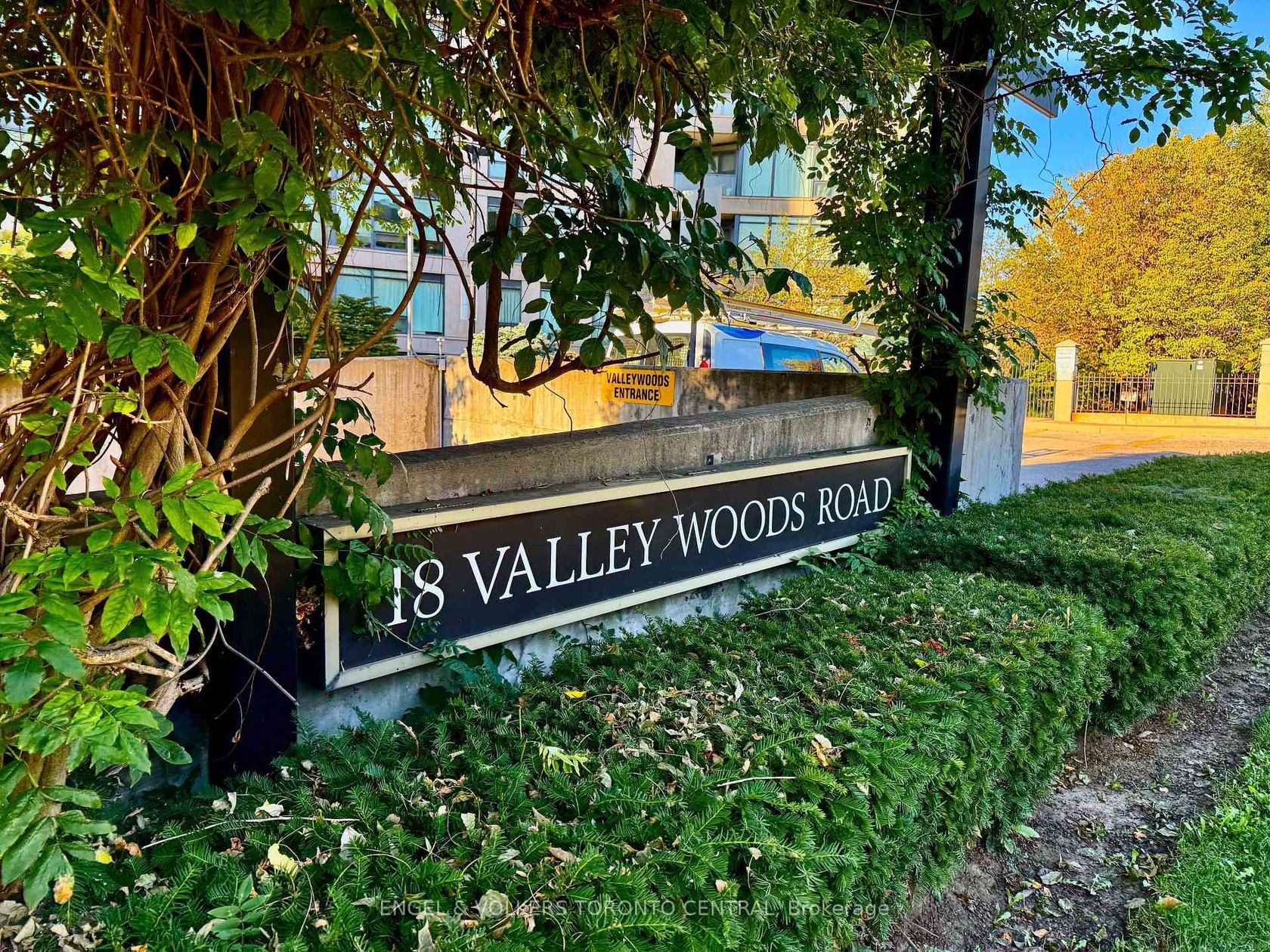 PH105 - 18 Valley Woods Road, Donalda, Toronto 