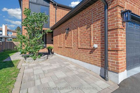 Photo 2 at 74 Andrea Lane, East Woodbridge, Vaughan