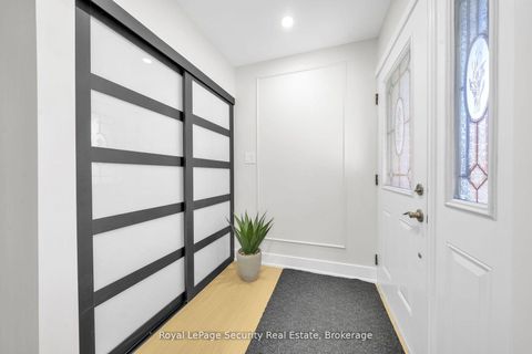 Photo 3 at 74 Andrea Lane, East Woodbridge, Vaughan