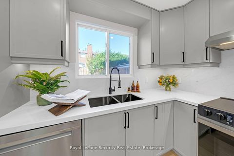 Photo 9 at 74 Andrea Lane, East Woodbridge, Vaughan