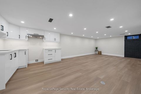 Photo 25 at 74 Andrea Lane, East Woodbridge, Vaughan