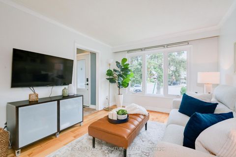 Photo 4 at 31 Castille Avenue, Maryvale, Toronto