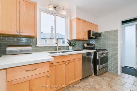 Photo 10 at 31 Castille Avenue, Maryvale, Toronto