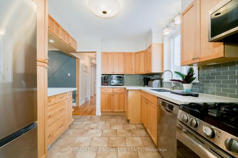 Photo 11 at 31 Castille Avenue, Maryvale, Toronto