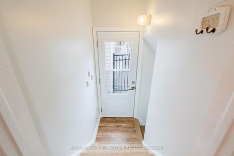 Photo 14 at 31 Castille Avenue, Maryvale, Toronto