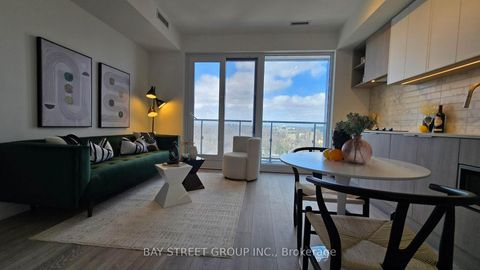 Photo 2 at 1909 - 2020 Bathurst Street, Cedarvale, Toronto