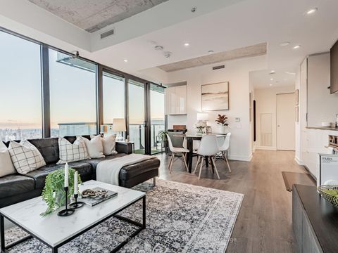 Photo 3 at 4209 - 161 Roehampton Avenue, Mount Pleasant West, Toronto