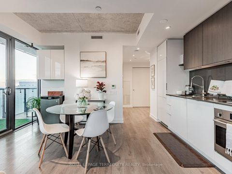 Photo 6 at 4209 - 161 Roehampton Avenue, Mount Pleasant West, Toronto