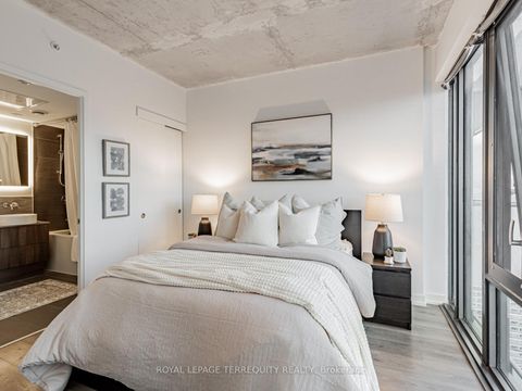 Photo 11 at 4209 - 161 Roehampton Avenue, Mount Pleasant West, Toronto