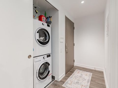 Photo 13 at 4209 - 161 Roehampton Avenue, Mount Pleasant West, Toronto