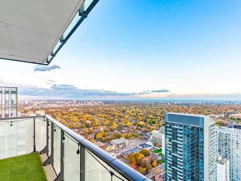 Photo 15 at 4209 - 161 Roehampton Avenue, Mount Pleasant West, Toronto