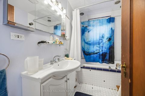 Photo 8 at 405 St Clements Avenue, Lawrence Park South, Toronto