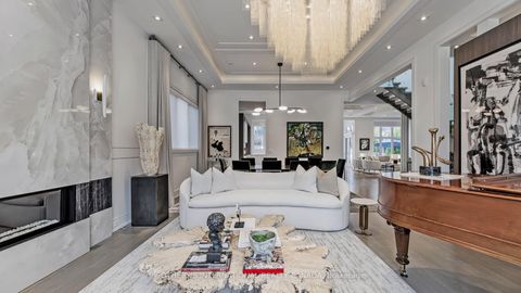 Photo 8 at 77 Bannatyne Drive, Windfields, Toronto