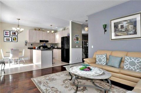 Photo 4 at 81 Spring Farm Road, Bayview Northeast, Aurora