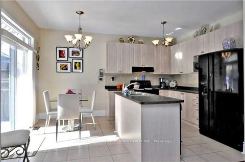 Photo 5 at 81 Spring Farm Road, Bayview Northeast, Aurora