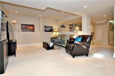 Photo 10 at 81 Spring Farm Road, Bayview Northeast, Aurora