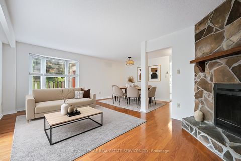 Photo 10 at 7 - 1241 McCraney Street E, CP College Park, Oakville