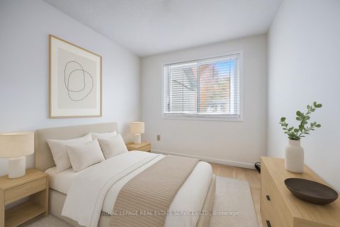 Photo 24 at 7 - 1241 McCraney Street E, CP College Park, Oakville