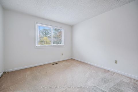 Photo 28 at 7 - 1241 McCraney Street E, CP College Park, Oakville