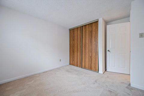 Photo 29 at 7 - 1241 McCraney Street E, CP College Park, Oakville