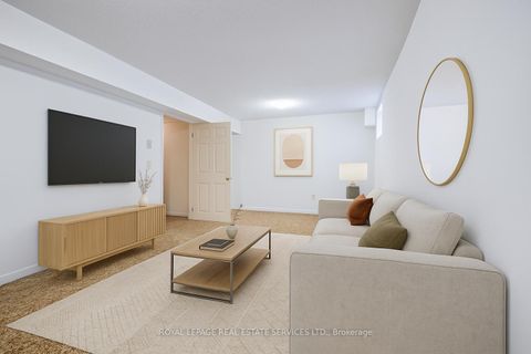 Photo 33 at 7 - 1241 McCraney Street E, CP College Park, Oakville