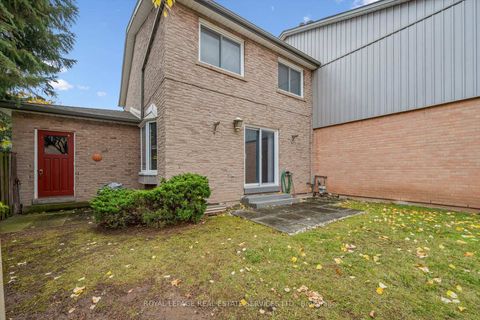 Photo 37 at 7 - 1241 McCraney Street E, CP College Park, Oakville