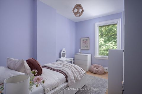 Photo 12 at 5 Wembley Drive, Woodbine Corridor, Toronto