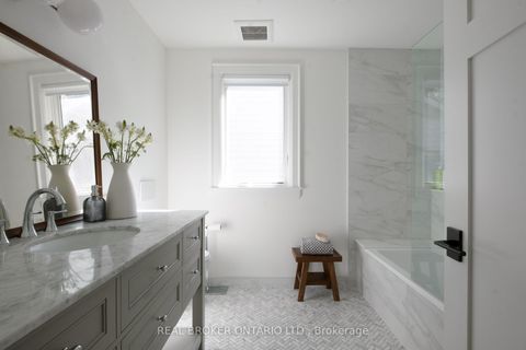 Photo 13 at 5 Wembley Drive, Woodbine Corridor, Toronto