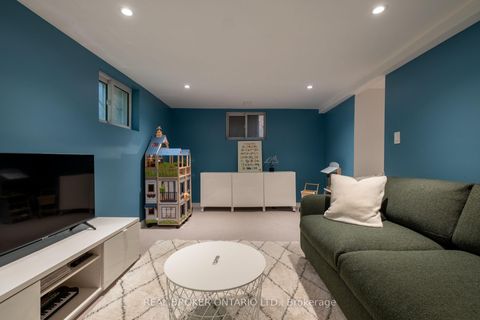 Photo 14 at 5 Wembley Drive, Woodbine Corridor, Toronto