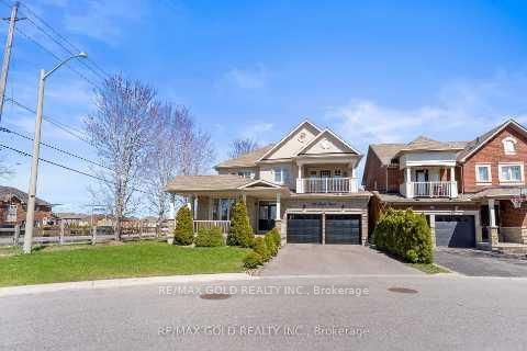 Photo 2 at 23 Glade Drive, Oak Ridges, Richmond Hill