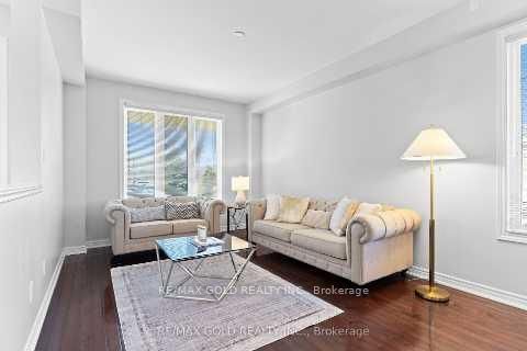 Photo 7 at 23 Glade Drive, Oak Ridges, Richmond Hill