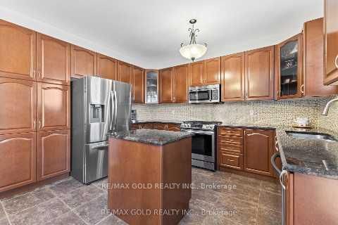 Photo 14 at 23 Glade Drive, Oak Ridges, Richmond Hill