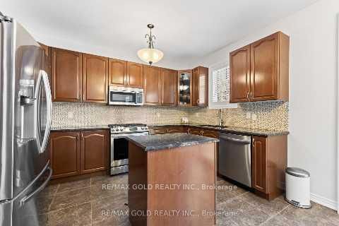 Photo 15 at 23 Glade Drive, Oak Ridges, Richmond Hill