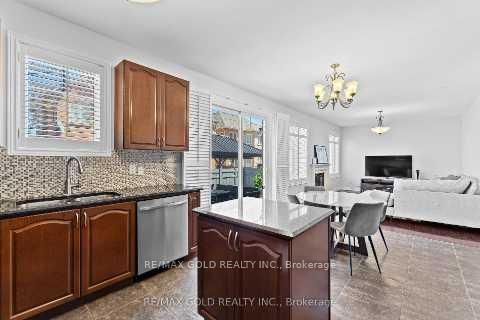 Photo 16 at 23 Glade Drive, Oak Ridges, Richmond Hill