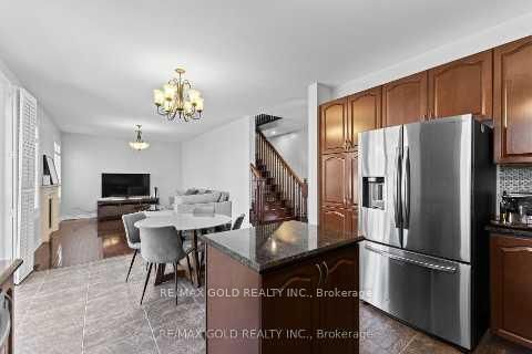 Photo 17 at 23 Glade Drive, Oak Ridges, Richmond Hill