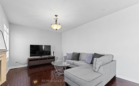 Photo 19 at 23 Glade Drive, Oak Ridges, Richmond Hill