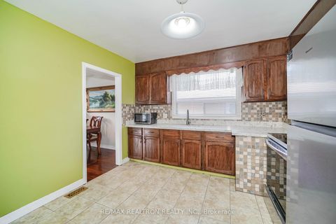 Photo 10 at 31 Tedford Drive, Maryvale, Toronto