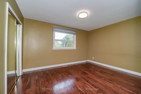 Photo 17 at 31 Tedford Drive, Maryvale, Toronto