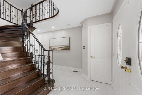 Photo 4 at 147 Ashton Drive, Maple, Vaughan