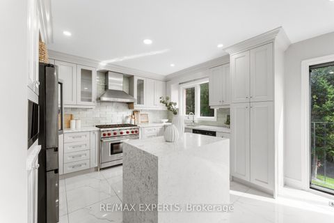 Photo 10 at 147 Ashton Drive, Maple, Vaughan