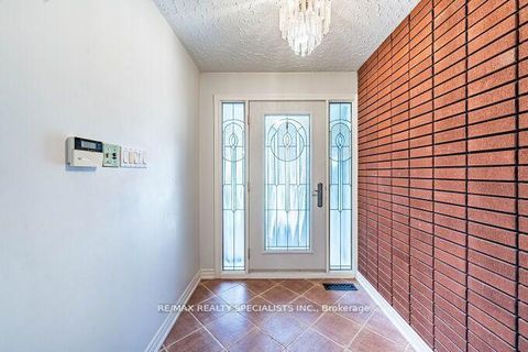 Photo 4 at 61 Brewster Crescent, Jane Heights, Toronto