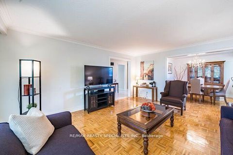 Photo 6 at 61 Brewster Crescent, Jane Heights, Toronto